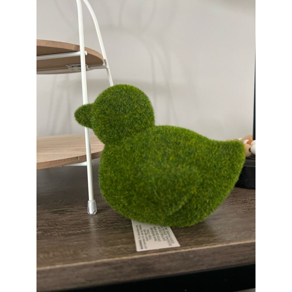 Easter 2 tier tray with a greenery duck and greenery chicken - Picture 2 of 3